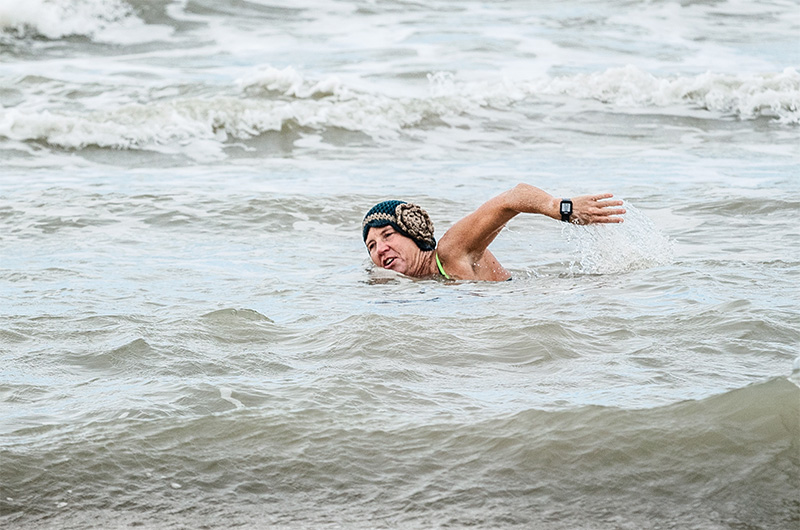 Haïke werd 50 en had één droom. Het Kanaal overzwemmen