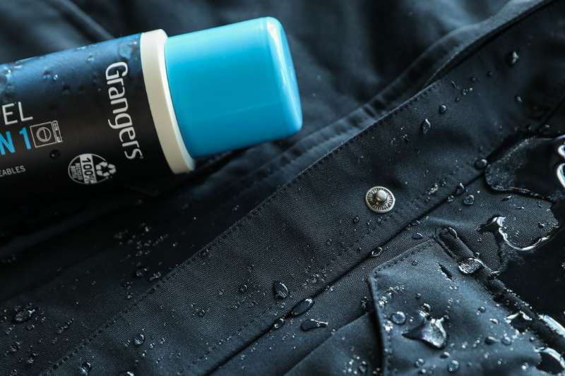 Regenjas wassen en impregneren? Zo doe je dat met Grangers