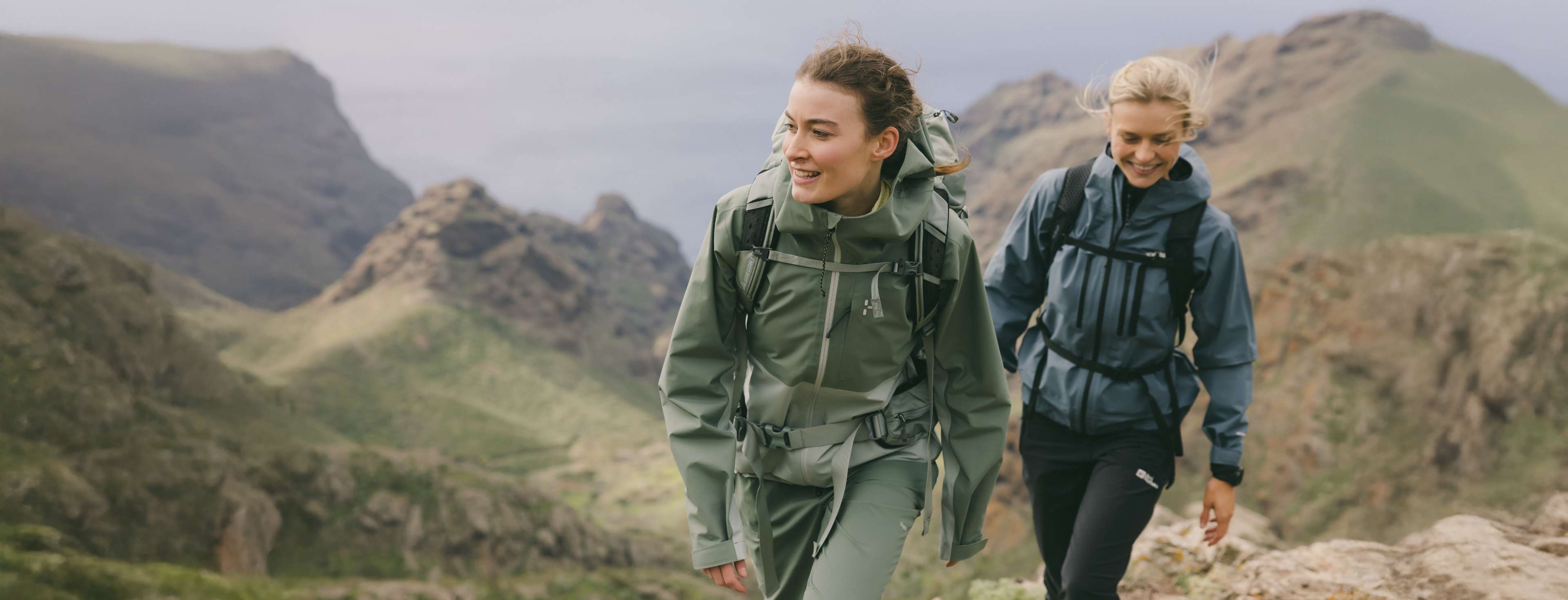 Onze favoriete regenjassen voor dames in 2026
