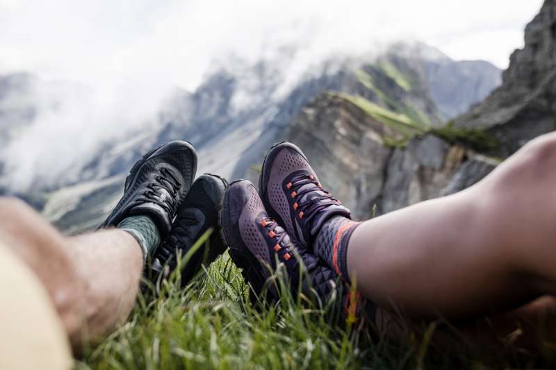 De beste wandelschoenen voor brede voeten in 2025
